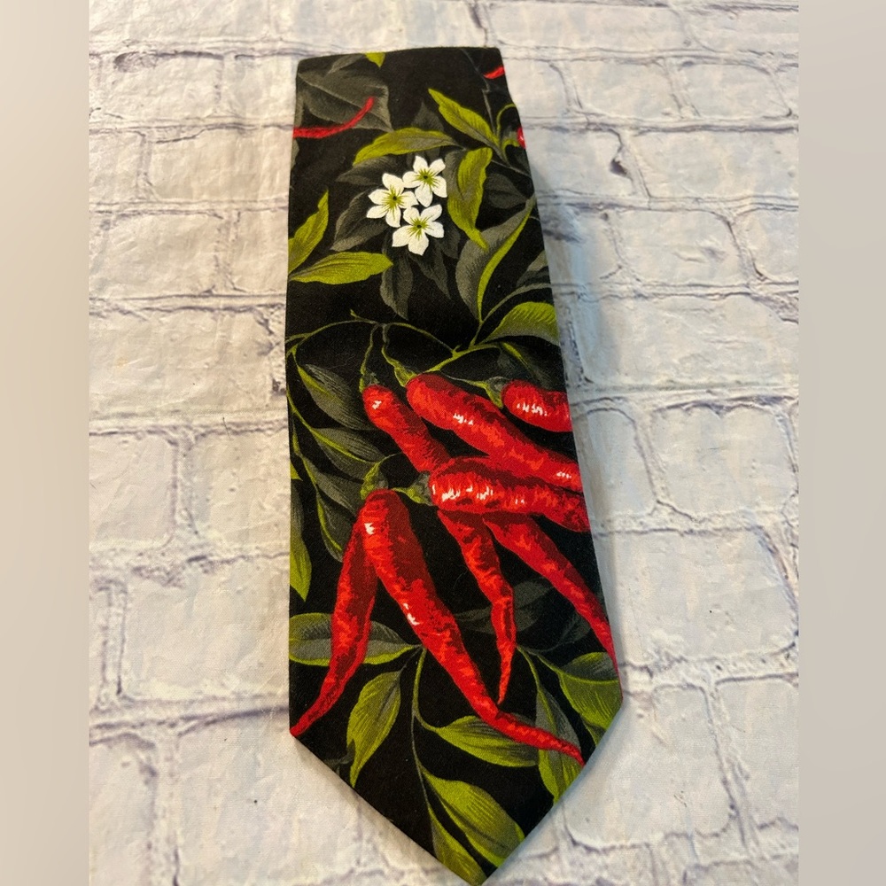 FRESH IMPRESSIONS  ORGANICALLY SEWN 100% COTTON CHILI PEPPER MEN’S NOVELTY TIE